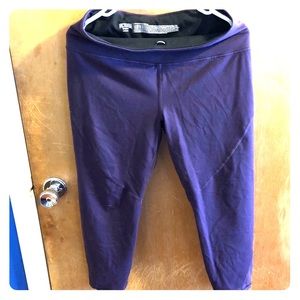 Victoria’s Secret workout leggings, like new, L